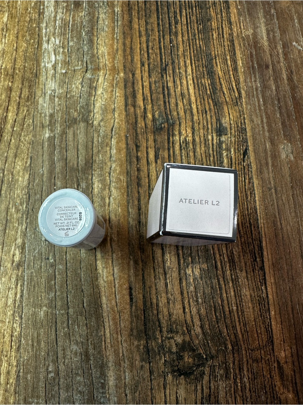 Westman Atelier White Concealer L2 - Picture 4 of 4